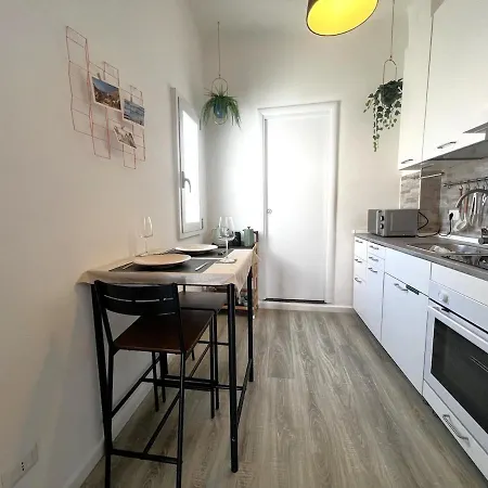 Lilacs And Lemonade Апартаменты Бари