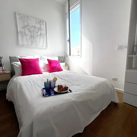 Lilacs And Lemonade 巴里